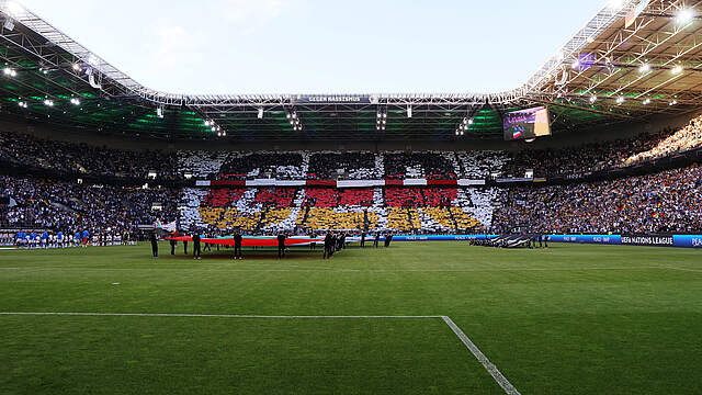 Überall Fans: Voller Borussia-Park gegen Griechenland wie gegen Italien 2022 © Getty Images