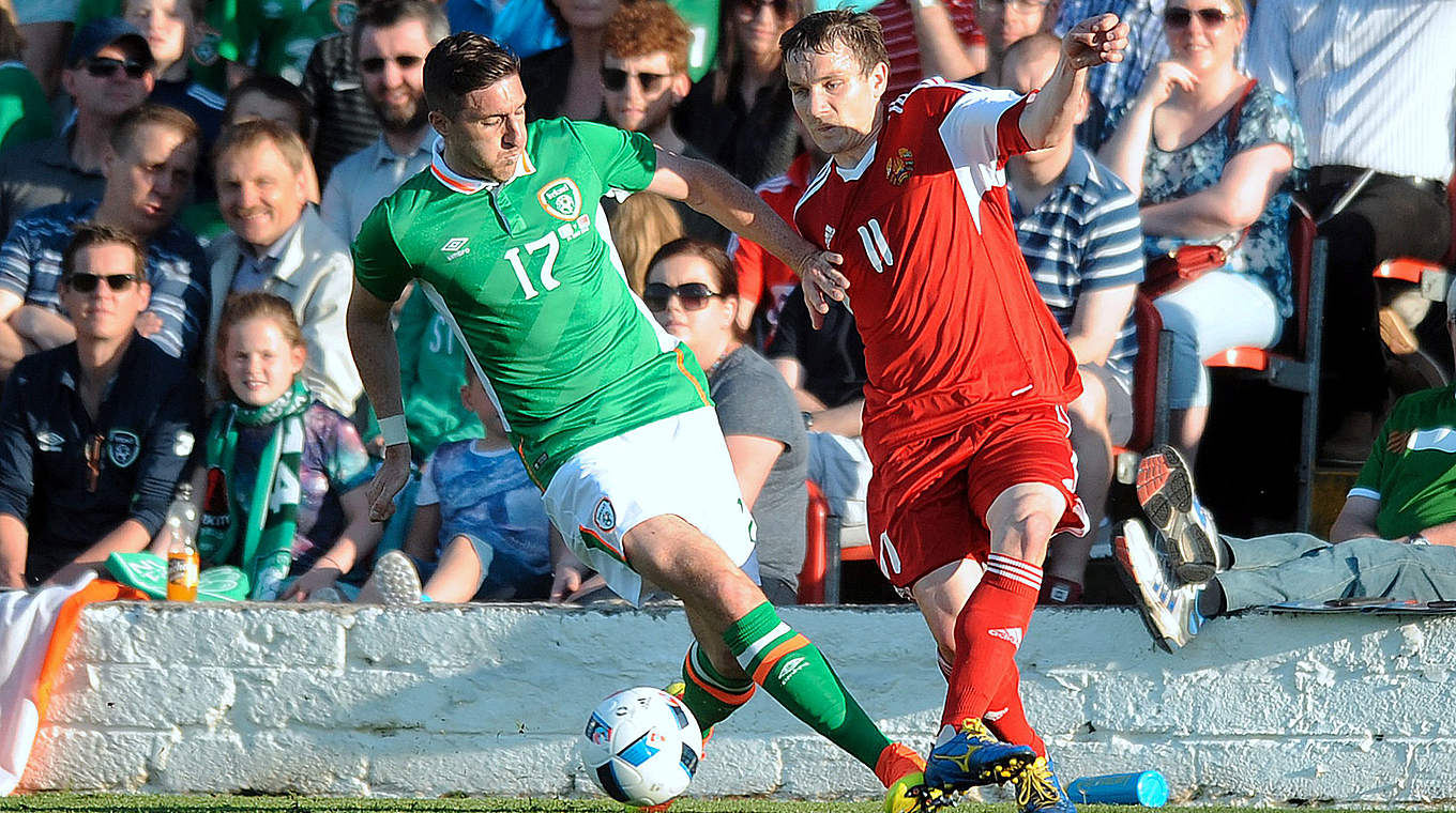 Einziger Torschütze für Irland gegen Weißrussland: Stephen Ward (l.) © CAROLINE QUINN/AFP/Getty Images