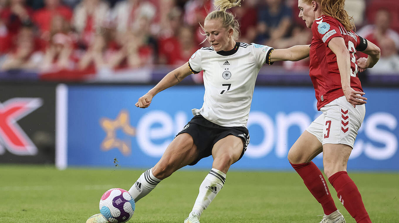 Torschützin beim 4:0 gegen Dänemark: Lea Schüller (l.) bei der EURO 2022 © Foto: DFB/Maja Hitij/Getty Images