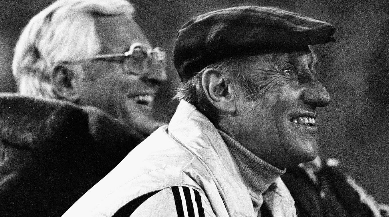 "Mann mit der Mütze" und Europameister 1980: Helmut Schön (v.) und Jupp Derwall © Getty Images