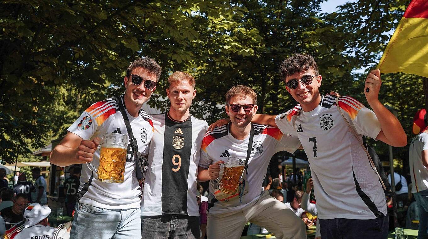 Gemeinsam Einstimmen aufs Holland-Spiel: Der Fan Club organisiert ein Fan-Treffen © Fan Club Nationalmannschaft