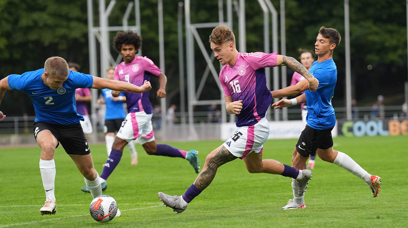 Läuft seinen Gegenspielern davon: Luca Netz © Getty Images