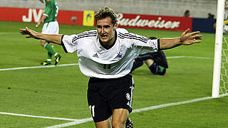 Miroslav Klose (v.) 2002: Erst Jubel hier... © Bongarts/GettyImages