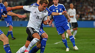 Erster Schritt zum Sieg: Mario Götze trifft gegen die Färöer zum 1:0 © Bongarts/GettyImages